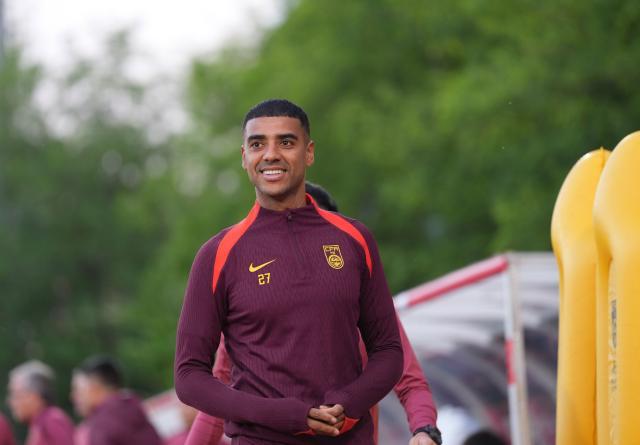 1724899451024053300.jpg (体育)(7)足球——国足在沈阳集训备战XxjpseC007212_20240527_PEPFN0A001.jpg